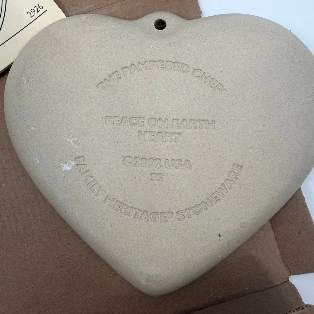 Pampered Chef Peace on Earth Heart Cookie Mold 2926 Doves Globe Stoneware 2002